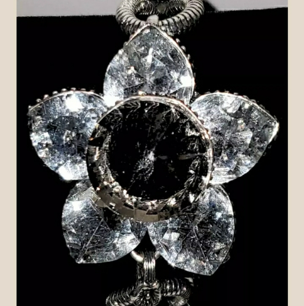 Trisha Waldron BOLD METAL FLOWER BRACELET - Picture 2 of 2